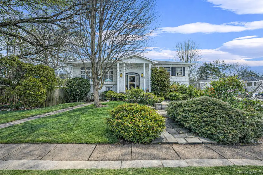 425 Old Courthouse Road, Manhasset Hills, NY 11040 - #3