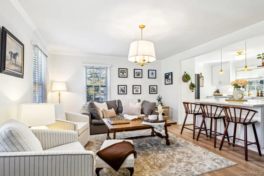 4 Jeffrey Lane, Setauket, NY 11733 - #2