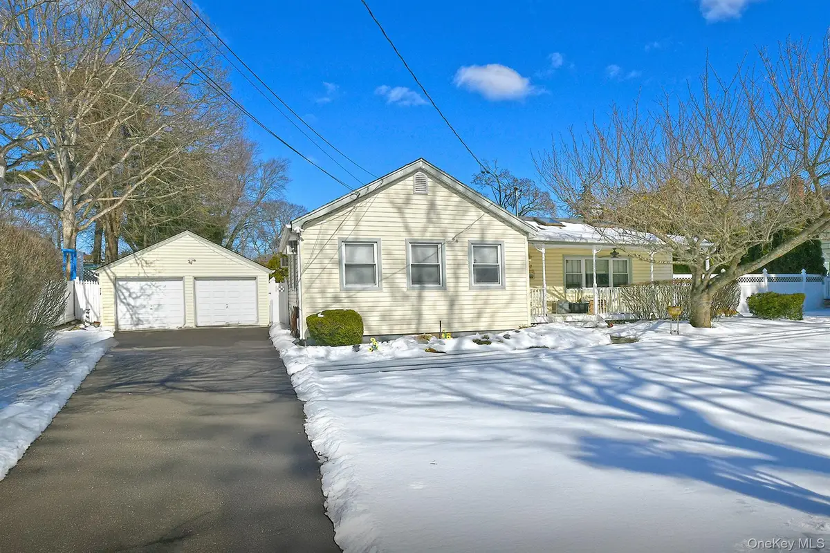 7 Gerber Street, Dix Hills, NY 11746 - #1