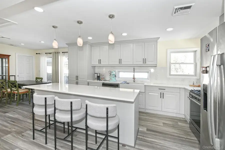 7 Gerber Street, Dix Hills, NY 11746 - #3