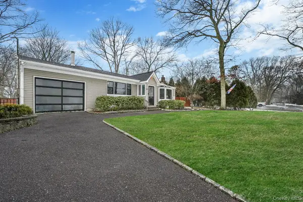 100 Parkside Avenue, Miller Place, NY 11764