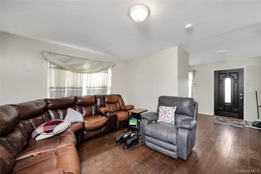 59 Oak Street, Amityville, NY 11701 - #3