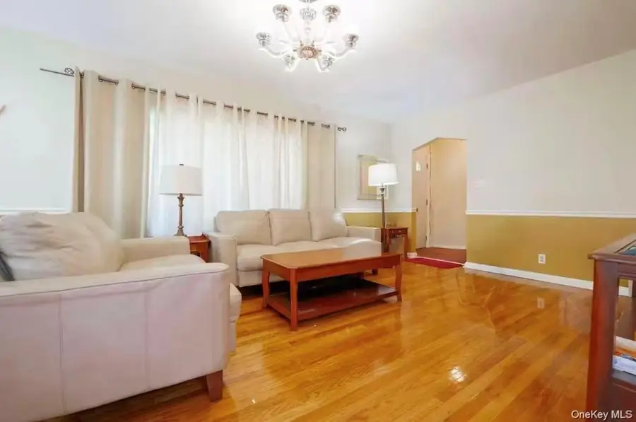 636 S 13th Street, New Hyde Park, NY 11040 - #2