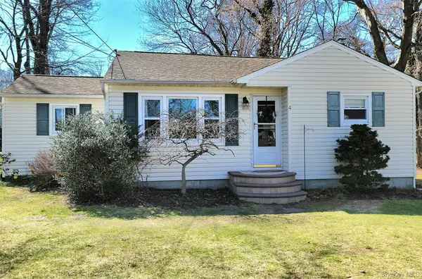 4 White Oak Street, Middle Island, NY 11953