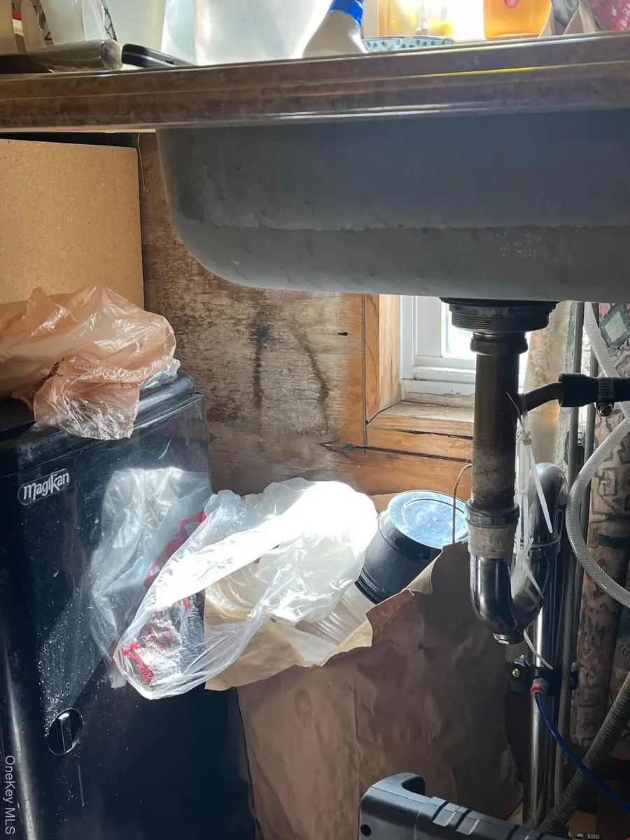 16 Park, Floral Park, NY 11001 - #2