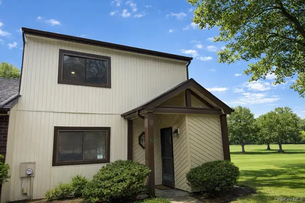 46 Blue Point Road E, Holtsville, NY 11742