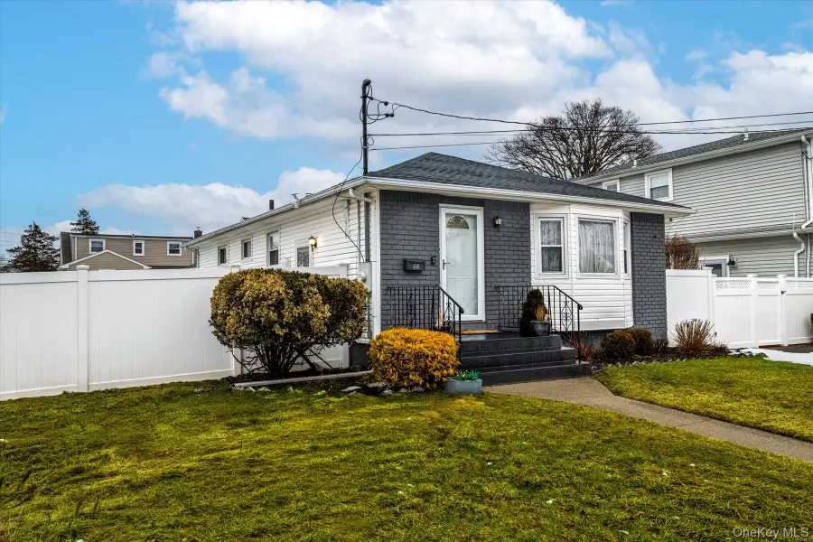 153 N Queens Avenue, Massapequa, NY 11758 - #2