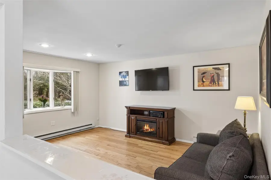 25 Freemont Lane, Coram, NY 11727 - #2