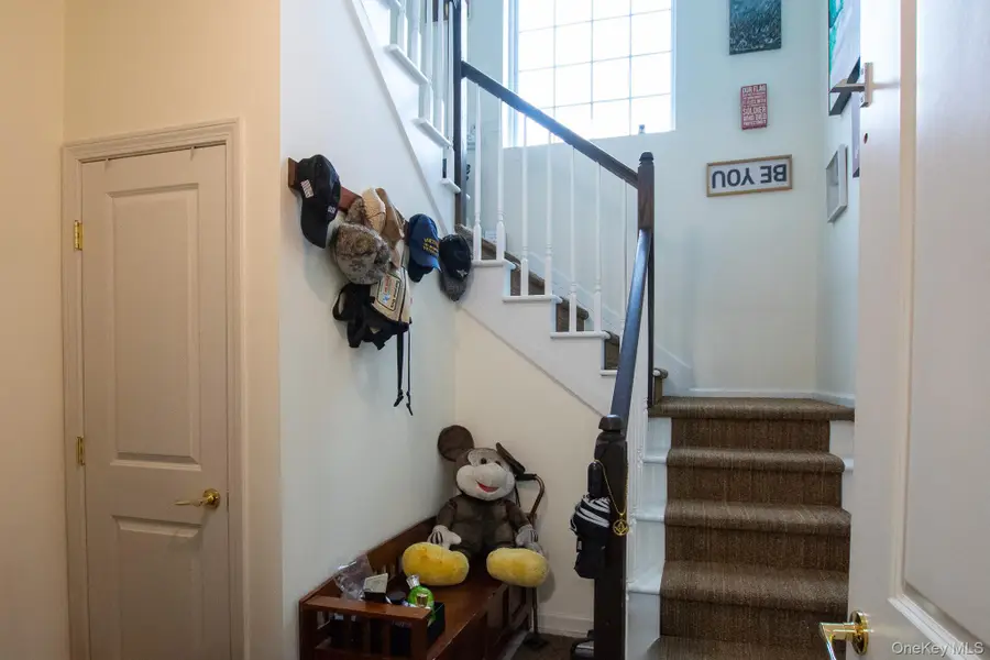 21 Greentree Court, Shirley, NY 11967 - #2