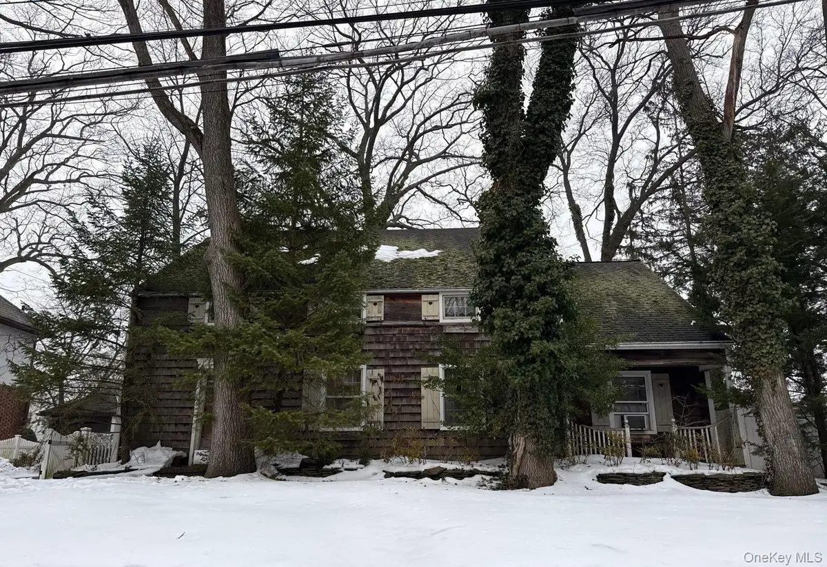 89 Linmouth Road, Malverne, NY 11565 - #1