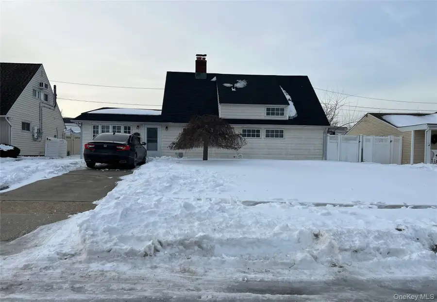 12 Wisteria Lane, Wantagh, NY 11793 - #3