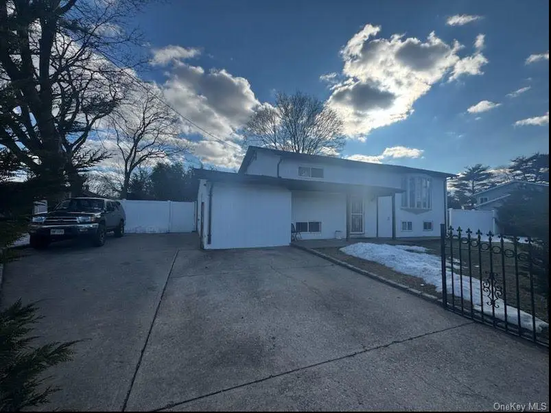 46 Anna Road, Bay Shore, NY 11706 - #2