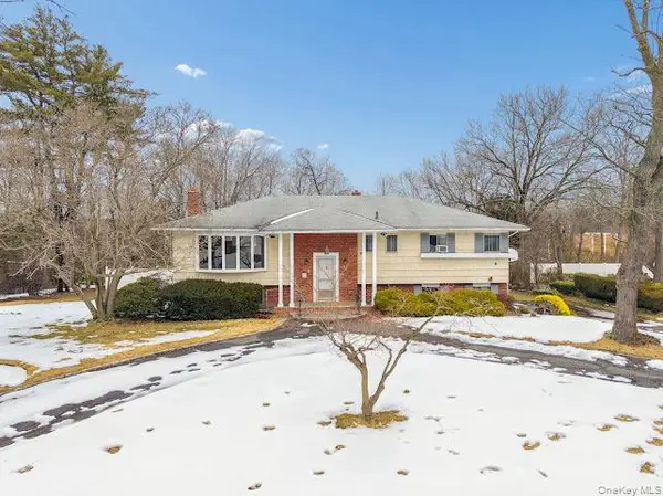 14 Jeffrey Lane, Great Neck, NY 11020