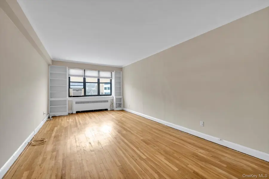 2 Townhouse Place #3N, Great Neck, NY 11021 - #2