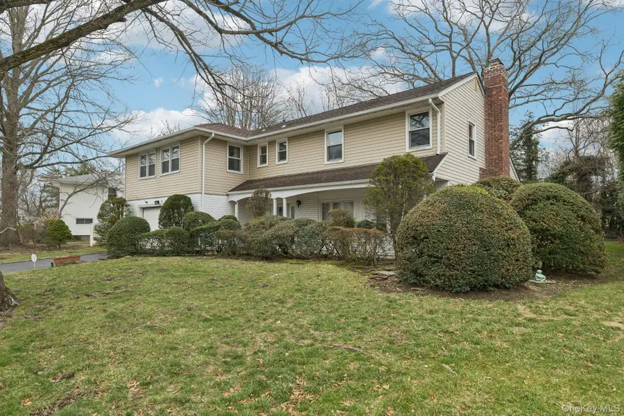 192 Bengeyfield Drive, East Williston, NY 11596 - #2