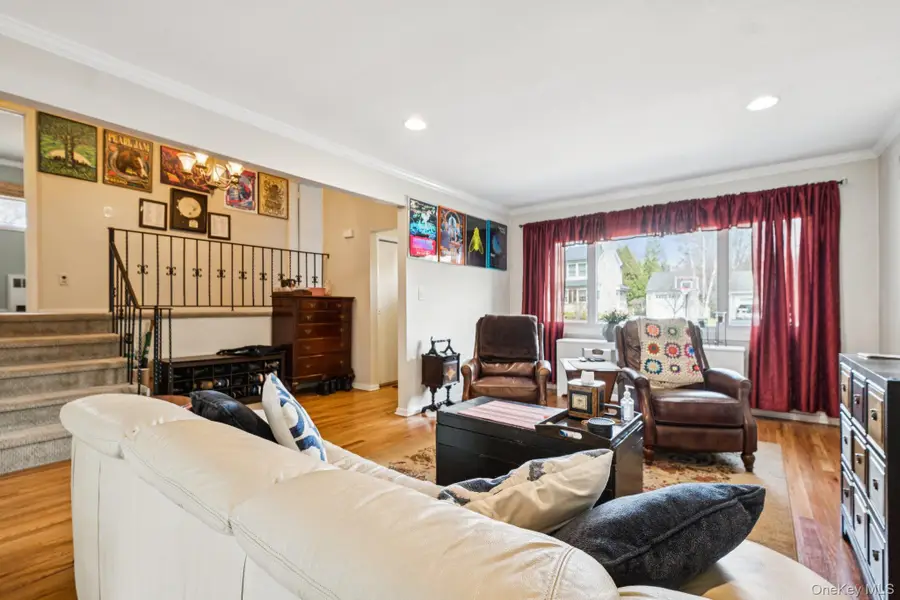 168 Glenmore Street, East Williston, NY 11596 - #3