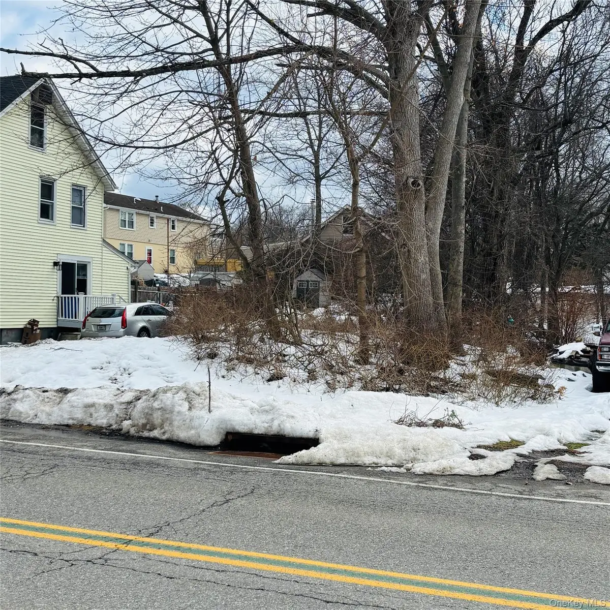 Between 229 and 231 Westchester Avenue, Buchanan, NY 10511 - #1