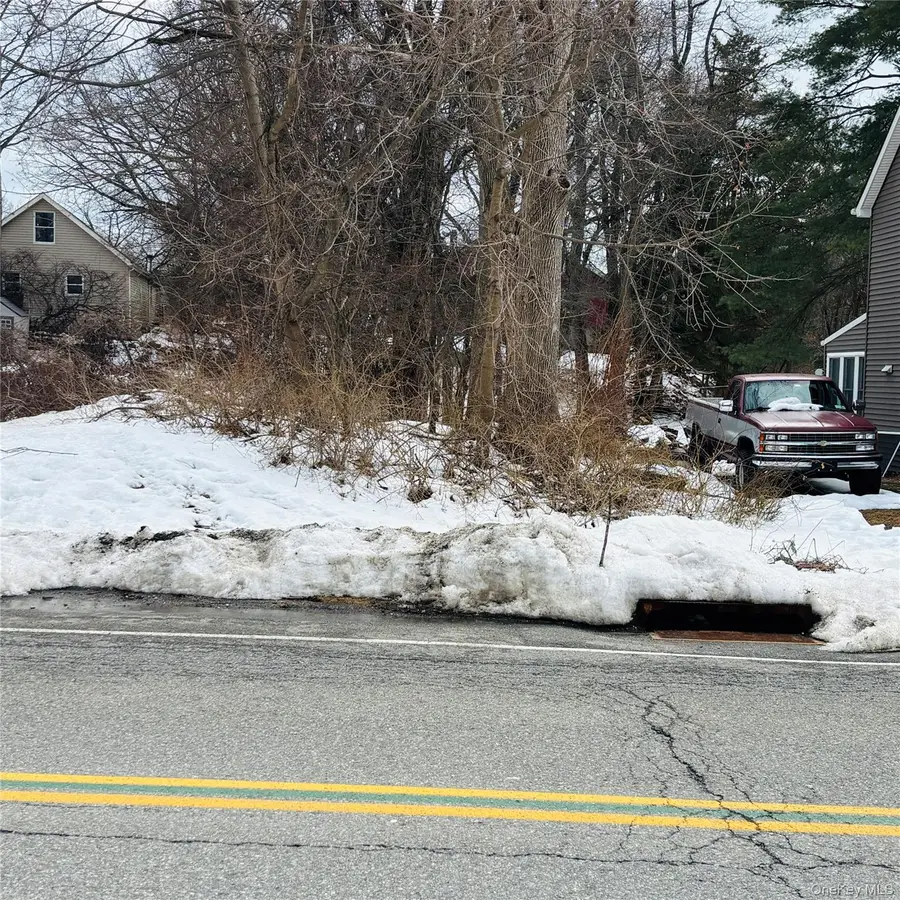 Between 229 and 231 Westchester Avenue, Buchanan, NY 10511 - #2