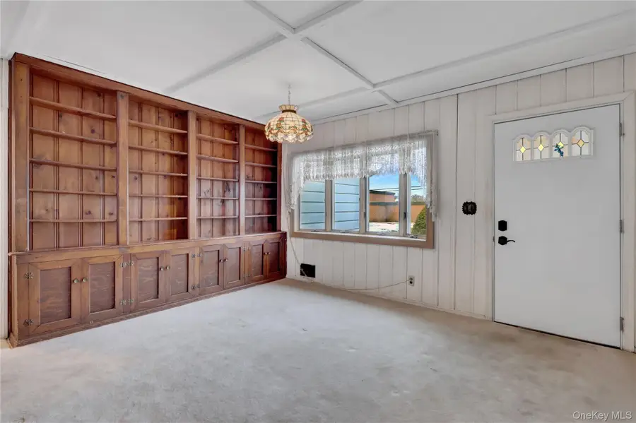 191 N Albany Avenue, Massapequa, NY 11758 - #2