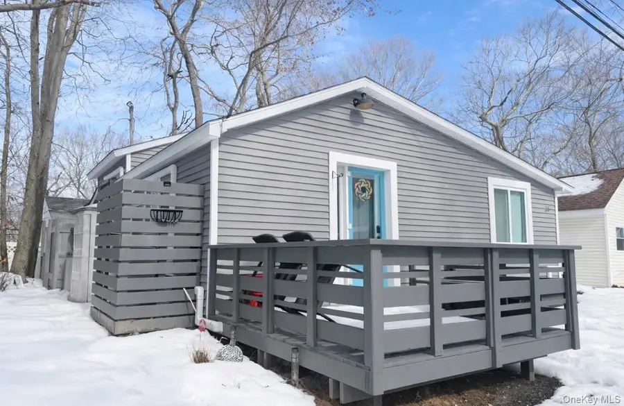 24 Anchor Path, Baiting Hollow, NY 11933 - #2