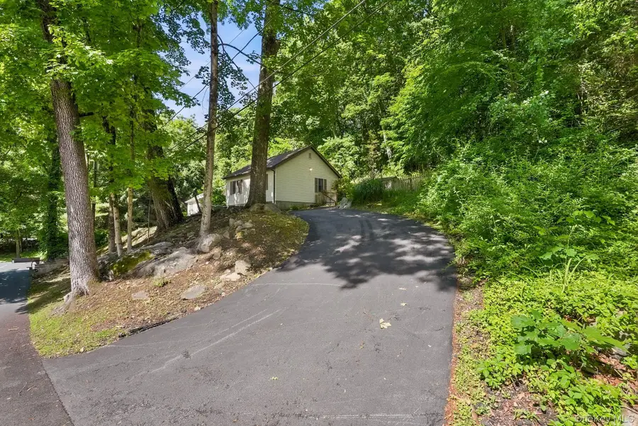 19 Woodlawn Road, Putnam Valley, NY 10579 - #3