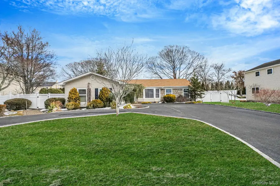 3 Biscayne Avenue, Farmingville, NY 11738 - #2