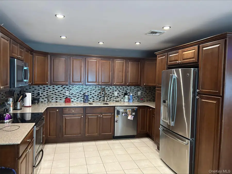 1458 Hummel Avenue, Holbrook, NY 11741 - #2