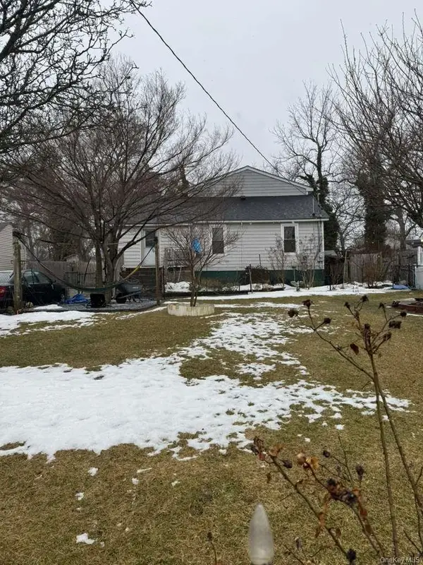 11 Jefferson Avenue, Wyandanch, NY 11798