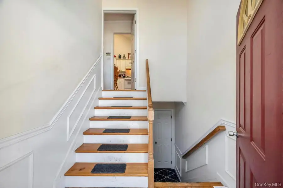 18 Hillcrest Street, Huntington, NY 11743 - #3