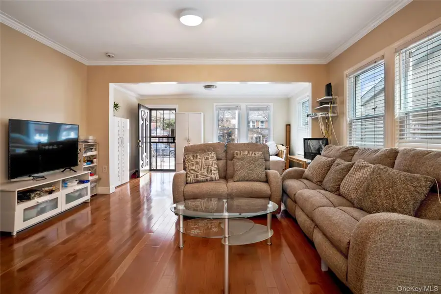 147-42 Hoover Avenue, Briarwood, NY 11435 - #3