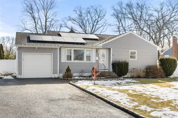 85 Cotter Street, West Islip, NY 11795