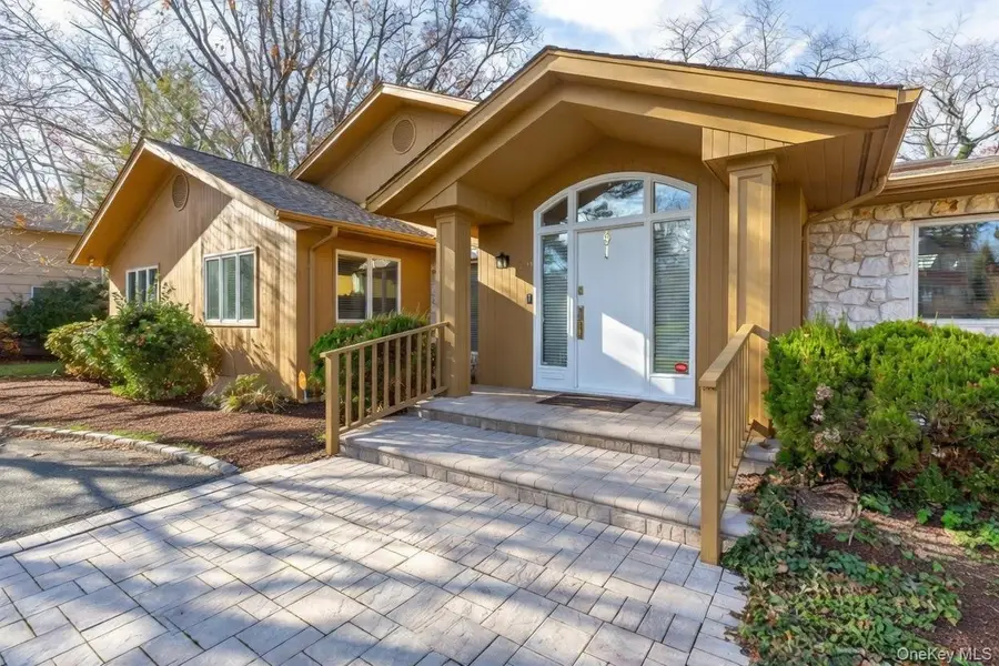 79 Meadow Woods Road, Great Neck, NY 11020 - #2