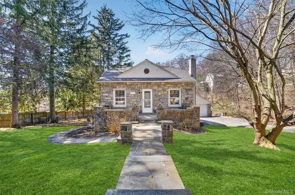 17 Hillside Terrace, Amawalk, NY 10501