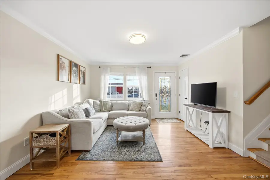 147 Ruth Street, West Islip, NY 11795 - #3