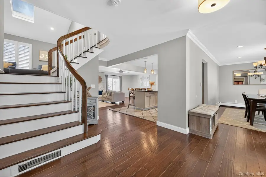 18 Melrose Lane, Commack, NY 11725 - #3