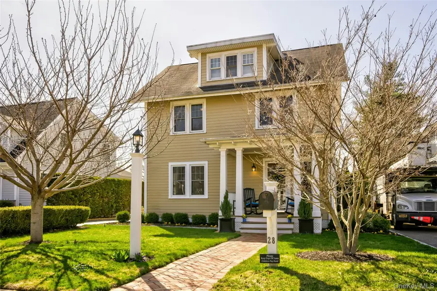 28 Lindbergh Street, Locust Valley, NY 11560 - #2