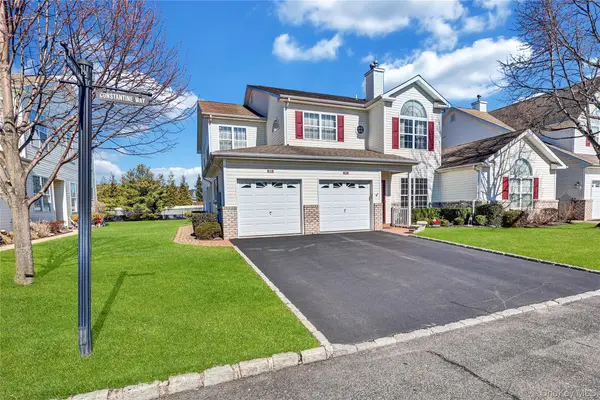 85 Constantine Way, Mount Sinai, NY 11766