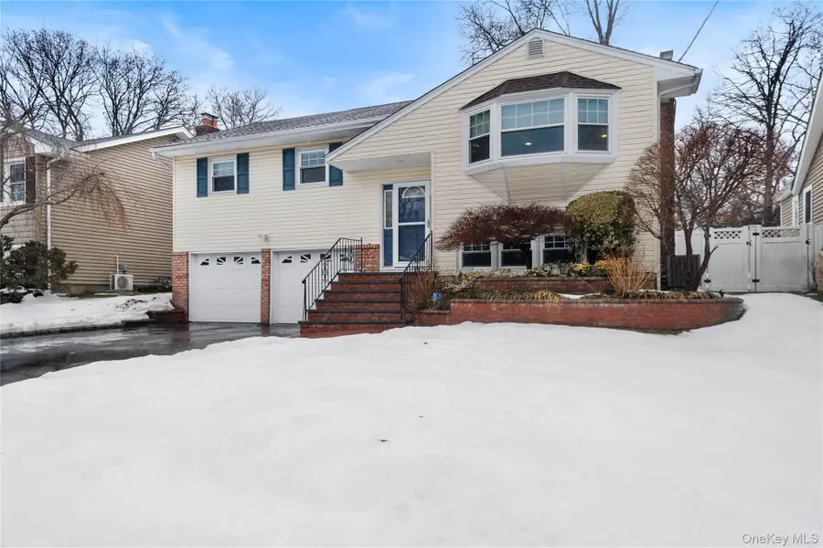 6 Stimson Place, Huntington, NY 11743 - #3
