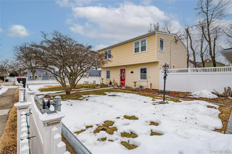 3 Brook Lane, Levittown, NY 11756 - #3