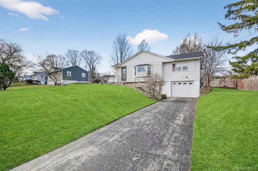 19 Valewood Drive, New Windsor, NY 12553 - #2