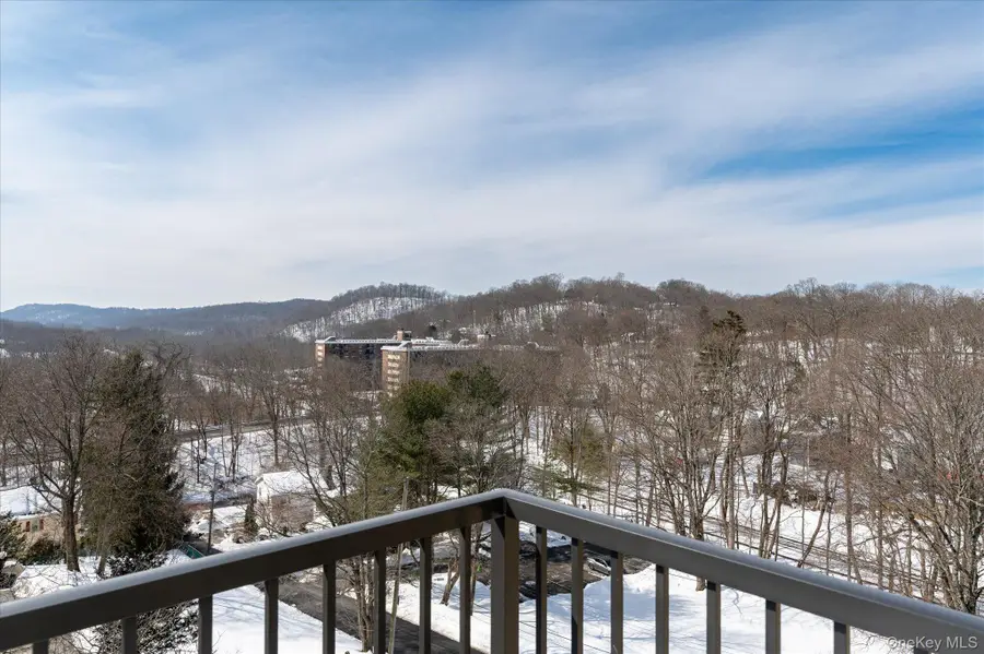 25 Stewart Place #716, Mount Kisco, NY 10549 - #3