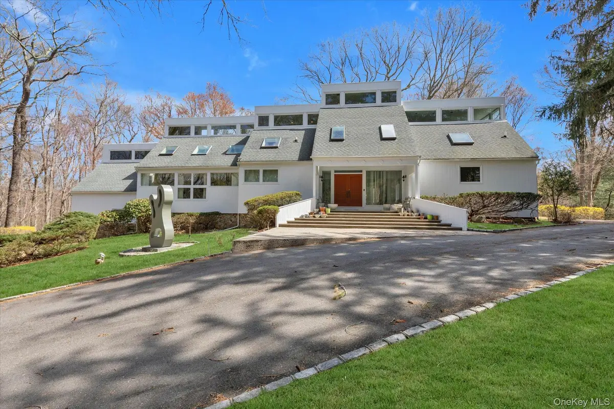 16 Serein Court, Syosset, NY 11791 - #1