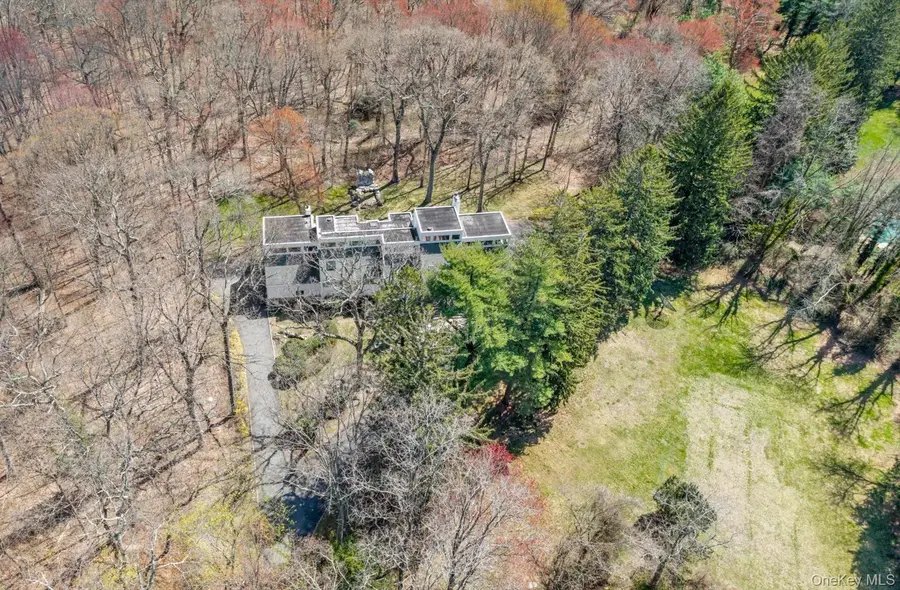 16 Serein Court, Syosset, NY 11791 - #2