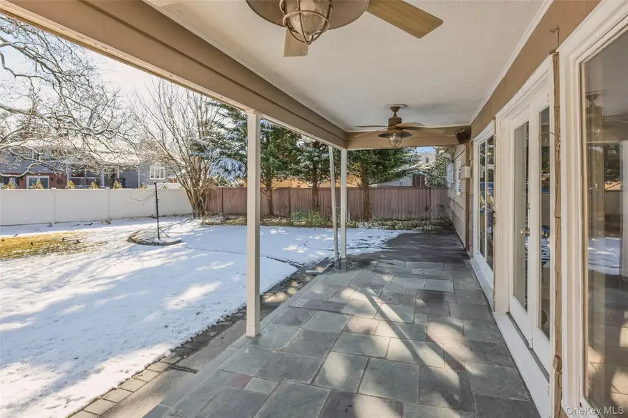 467 Hempstead Avenue, Rockville Centre, NY 11570 - #3