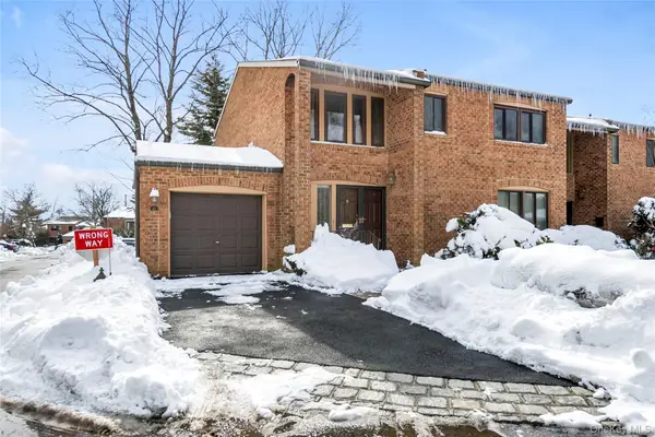 42 Windsor Gate Drive, New Hyde Park, NY 11040