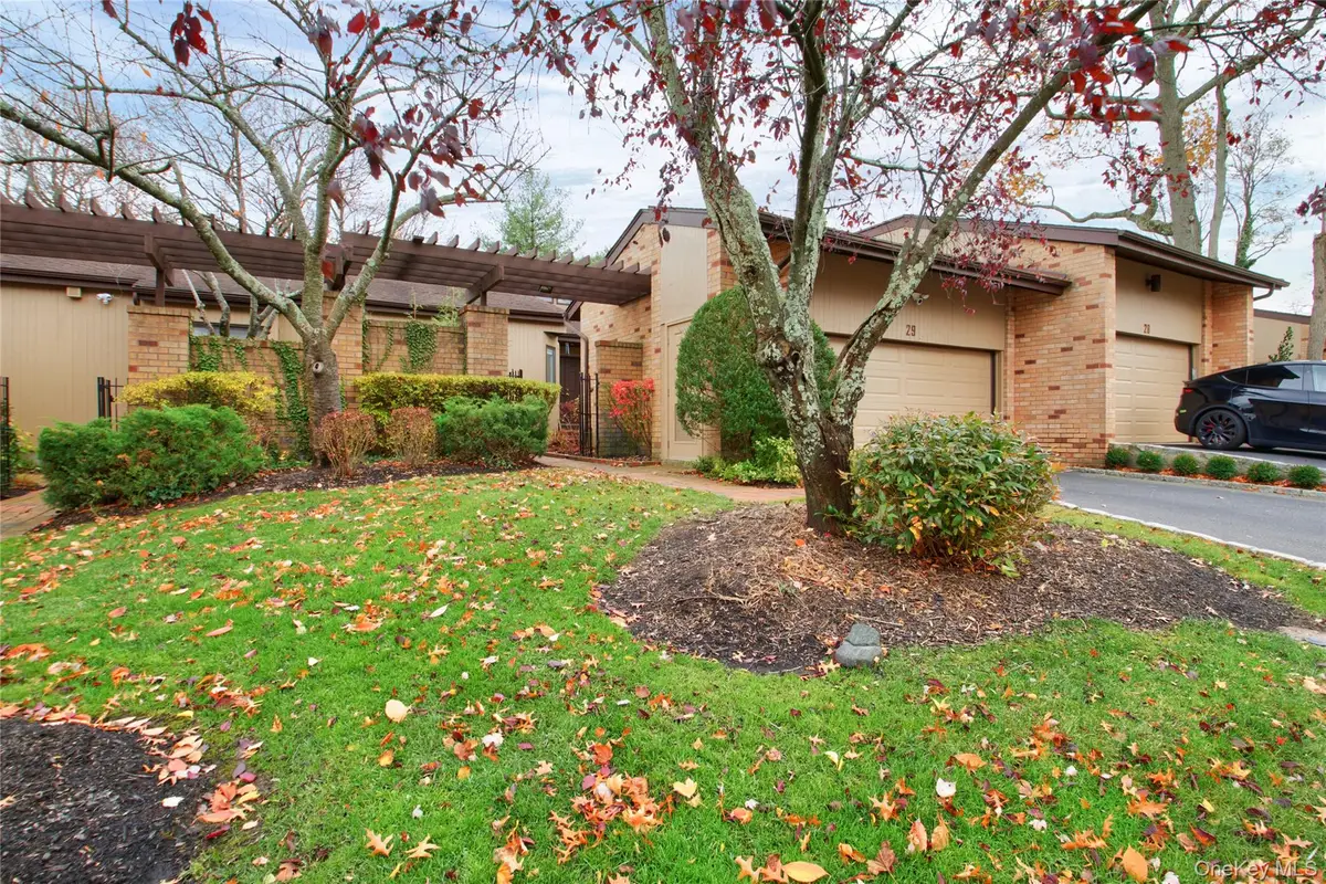 29 Woodland Drive, Roslyn, NY 11576 - #1