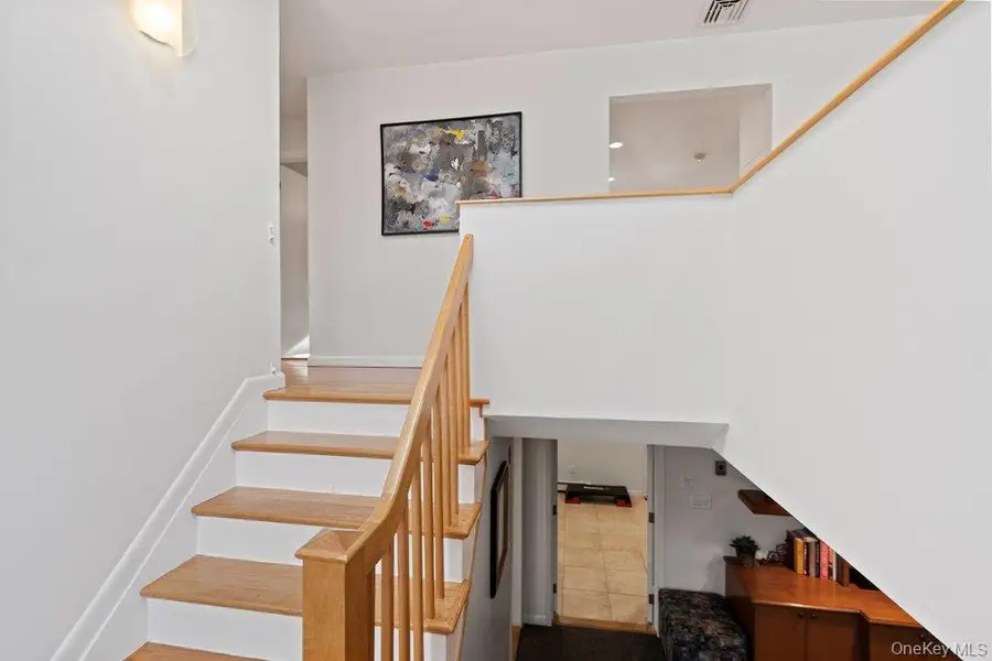 31 Prescott Place, Old Bethpage, NY 11804 - #3