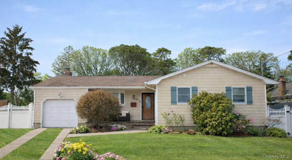 22 Berkshire Road, West Babylon, NY 11704 - #1