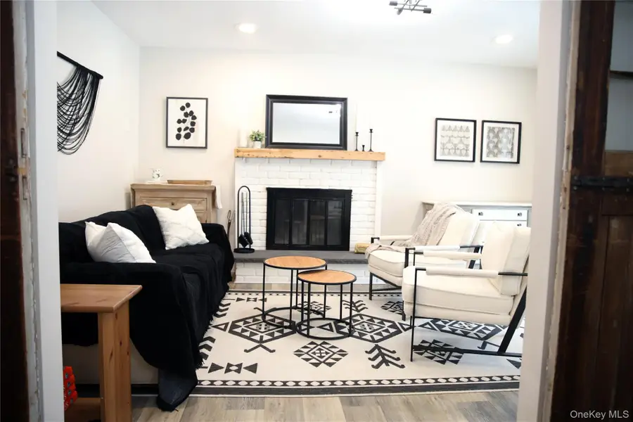 22 Berkshire Road, West Babylon, NY 11704 - #3