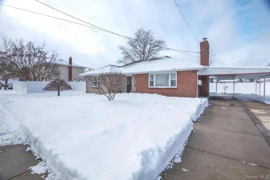 34 Pine Street, Hicksville, NY 11801 - #3